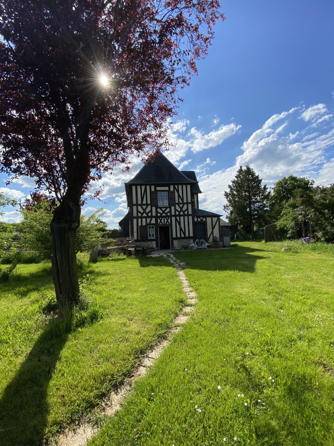 MAISON ATYPIQUE 10 MIN DE BOURGTHEROULDE