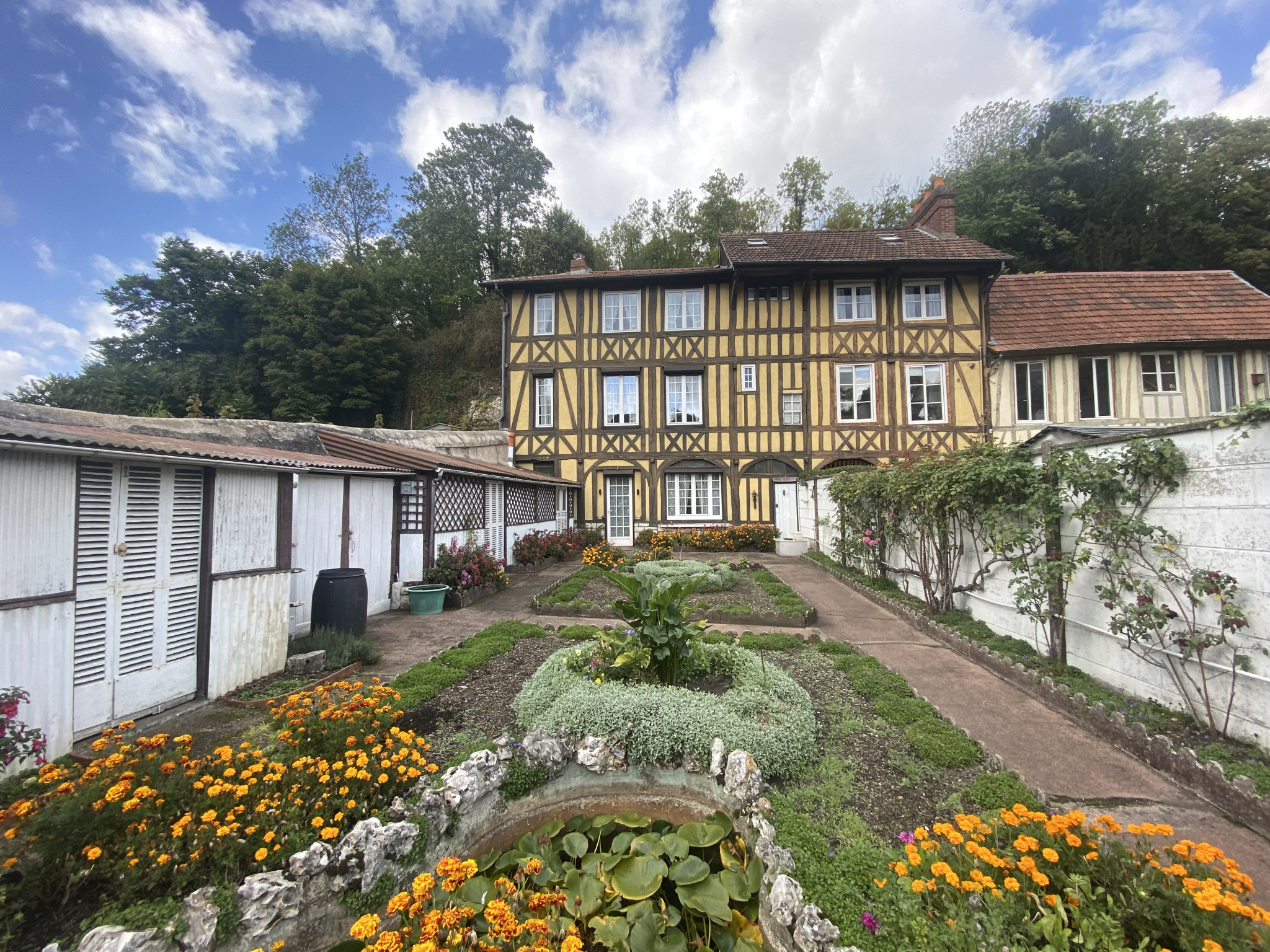 ENSEMBLE IMMOBILIER DE DEUX MAISONS ELBEUF