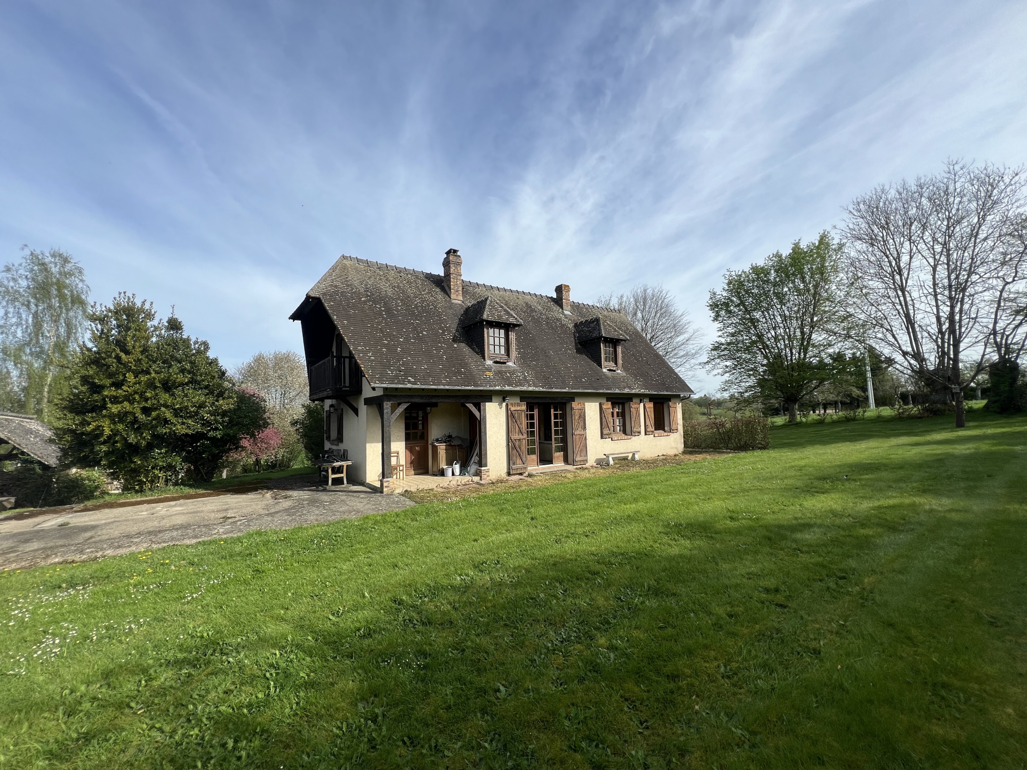 TRES BEAU PAVILLON PROCHE BOURGTHEROULDE