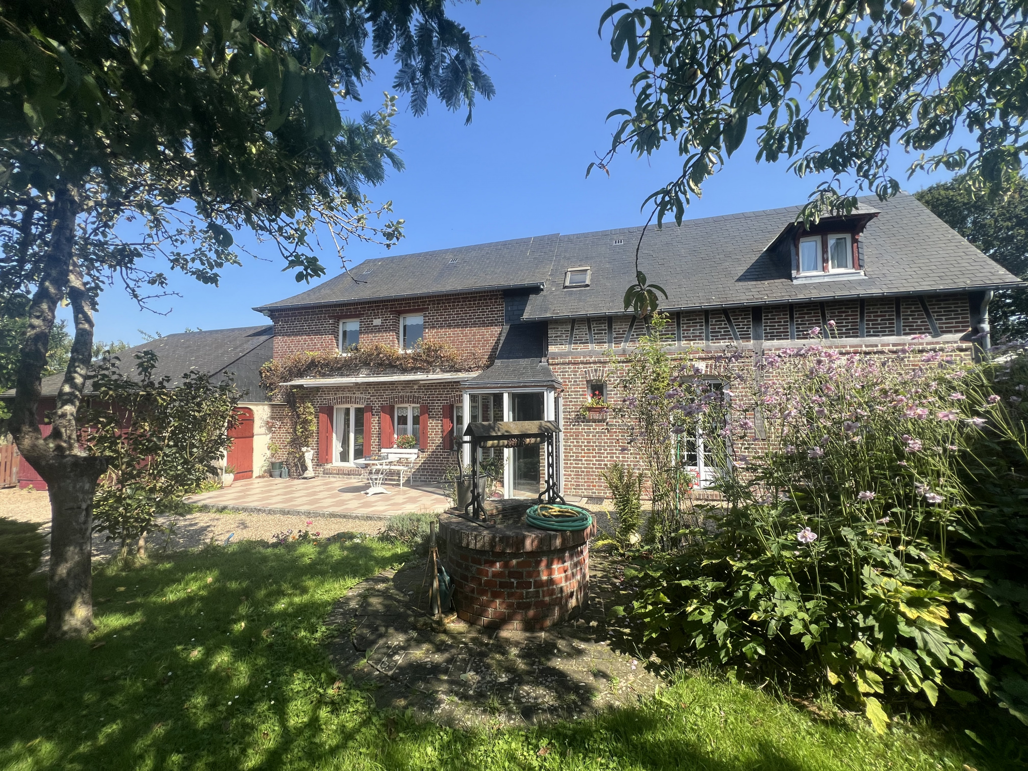 Maison centre du bourg à vendre à Grand Bourgtheroulde