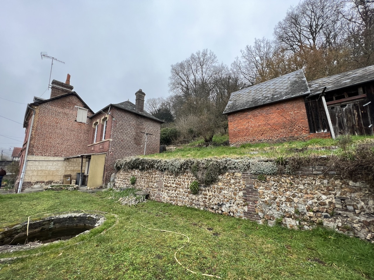 MAISON EN BRIQUE INDIVIDUEL A BRIONNE