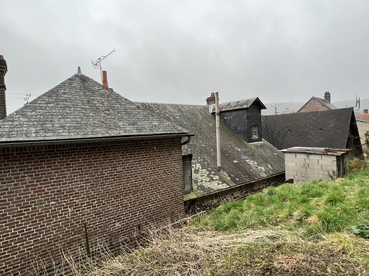 MAISON EN BRIQUE INDIVIDUEL A BRIONNE